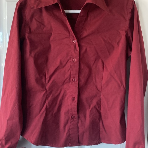 Women’s fitted long sleeve blouse top, beautiful burgundy colour and folded cuff - Picture 3 of 11